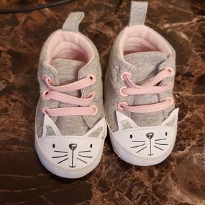 Soft bottom grey and white kitty shoes